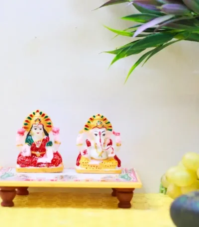 Laxmi Ganesh With Chowki