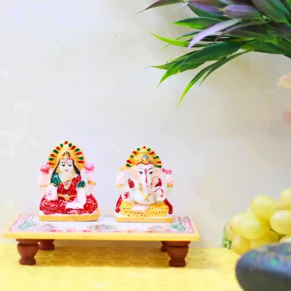 Laxmi Ganesh With Chowki