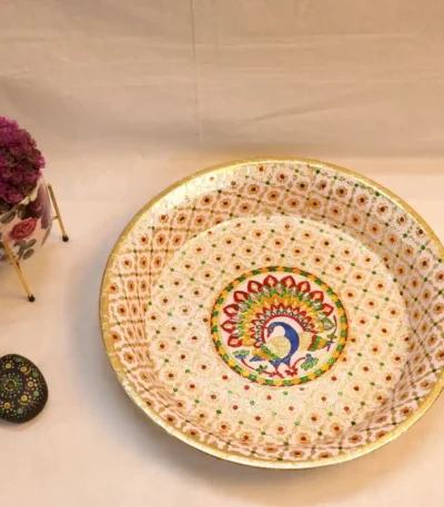 MEENAKARI PARAT