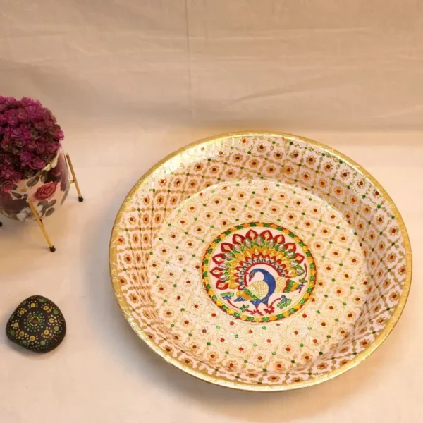 MEENAKARI PARAT