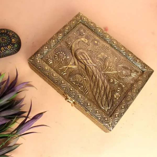 WOODEN-DRY-FRUIT-BOX