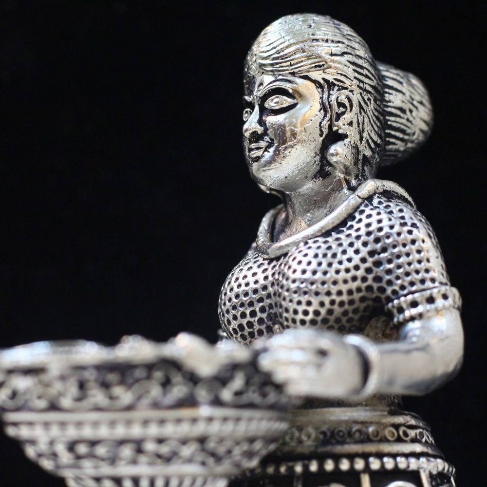 Brass Swagat lady - Image 2