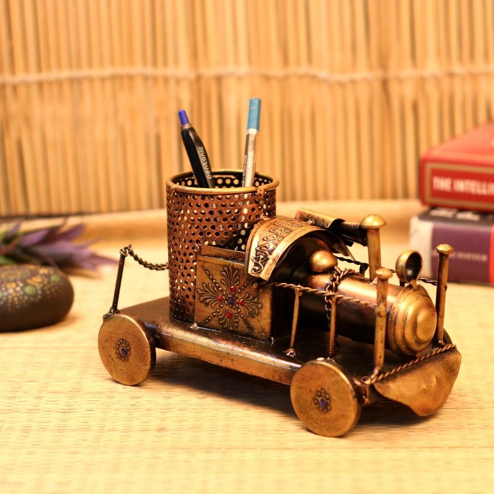 Vintage Train Pen Stand - Image 4