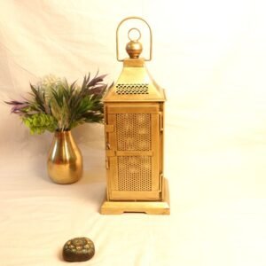 Tall Golden Iron Hurricane Lantern – 21 ′′ Floor Lamp for Festive and Outdoor Decor