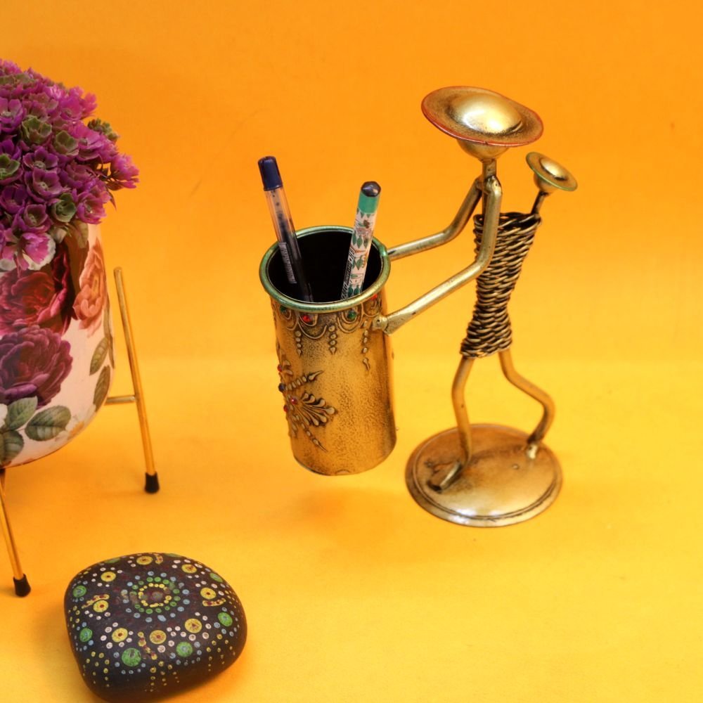 Iron Pen Stand with Figurine - Image 3