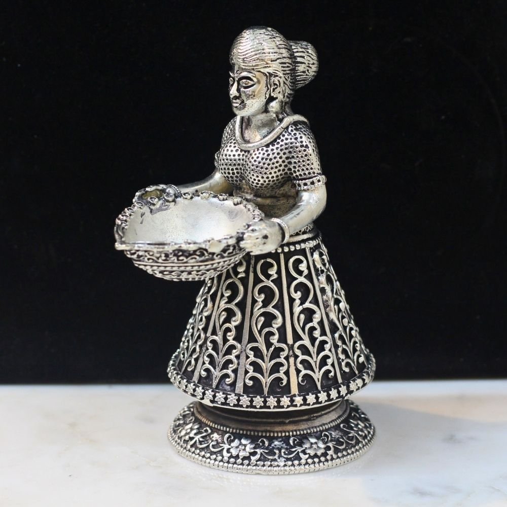 Brass Swagat lady - Image 3