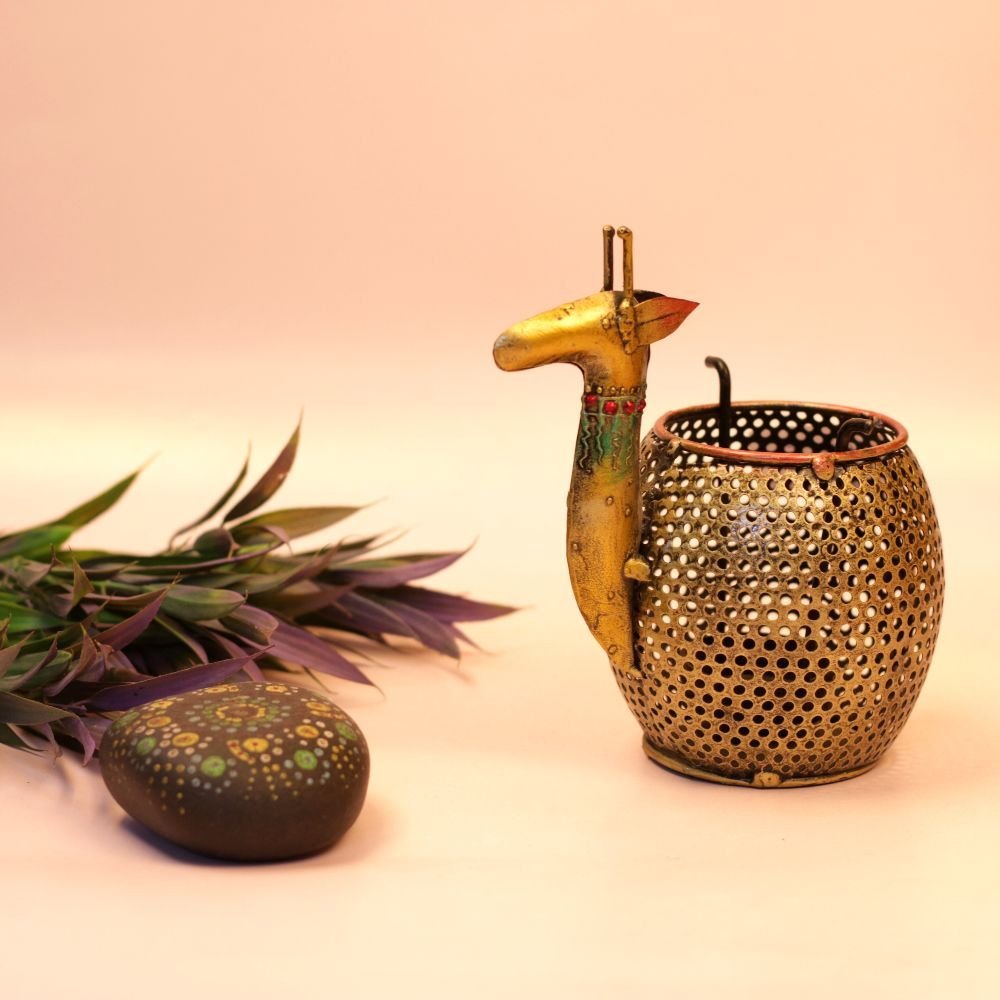 Camel Shaped Tea Light Holder - 6.5 ′′ Antique Iron Lamp for Festive Decor - Image 4
