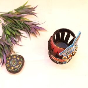 Hand-Painted Iron Owl – 5 ′′ Folk Art Figurine for Auspicious Decor