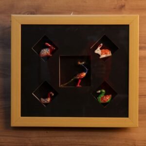 Shadow Box Animal Frame – 14 ′′ Wooden Wall Decor with Miniature Figurines