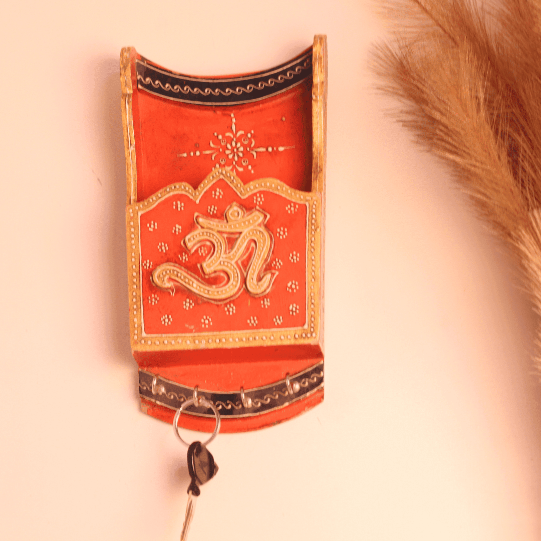 WOODEN KUNDAN COLORFUL LETTER KEY STAND - Image 3