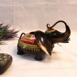 Hand-Painted Iron Elephant – 9 ′′ Statue Tea Light Holder for Festive Decor