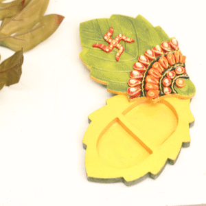 Wooden Kundan Leaf Chopra