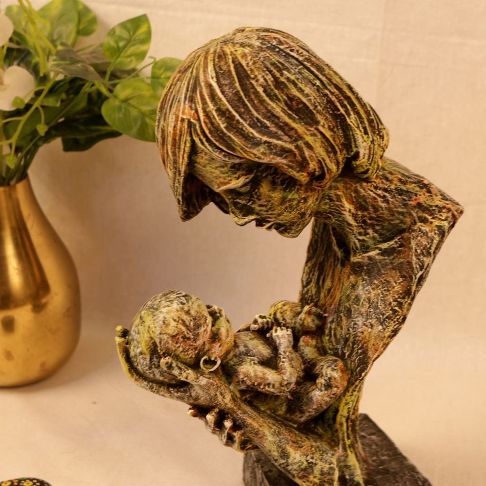 Mother and Child Statue - Image 3