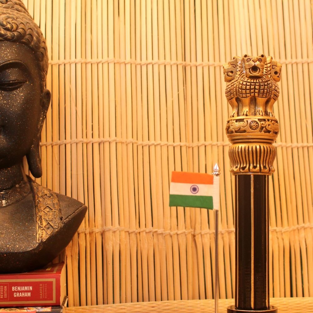 WOODEN ASHOK PILLAR NATURAL POLISH WITH FLAG 10 INCH - Image 3