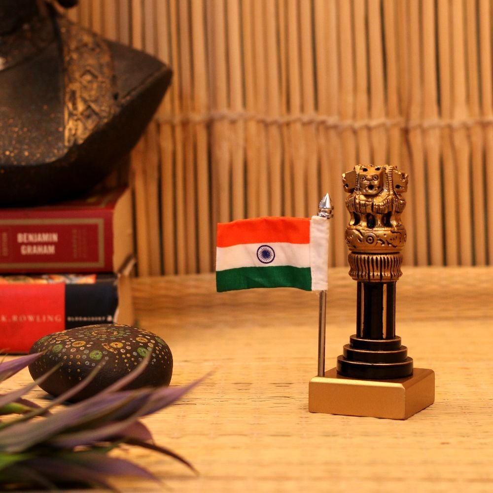 WOODEN ASHOK PILLAR NATURAL POLISH WITH FLAG 8 INCH - Image 2
