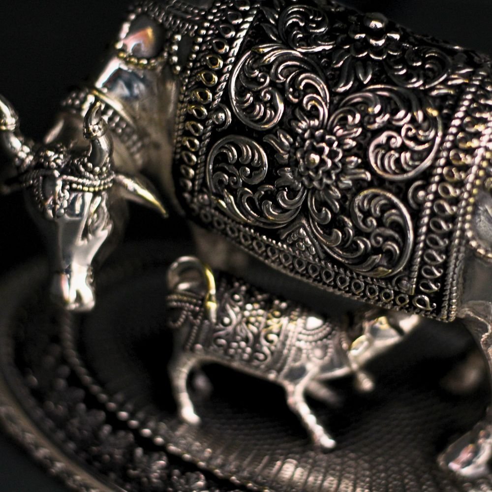 Elegant Silver-Tone Kamadhenu Cow and Calf Idol | Divine God Idols for Home Temple & Prosperity Gift - Image 4