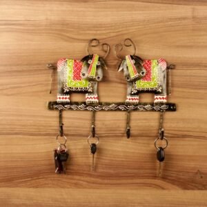 IRON PAINTED WALL 2 COW 4 HOOK