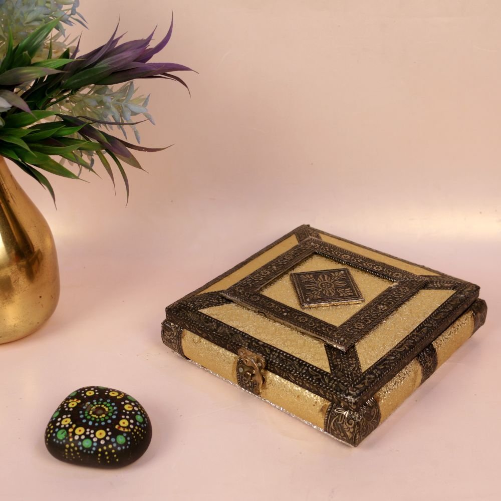 Ornate Wooden Storage Box - 8 cm Festive Decor with Beautiful Flower Design - Image 3