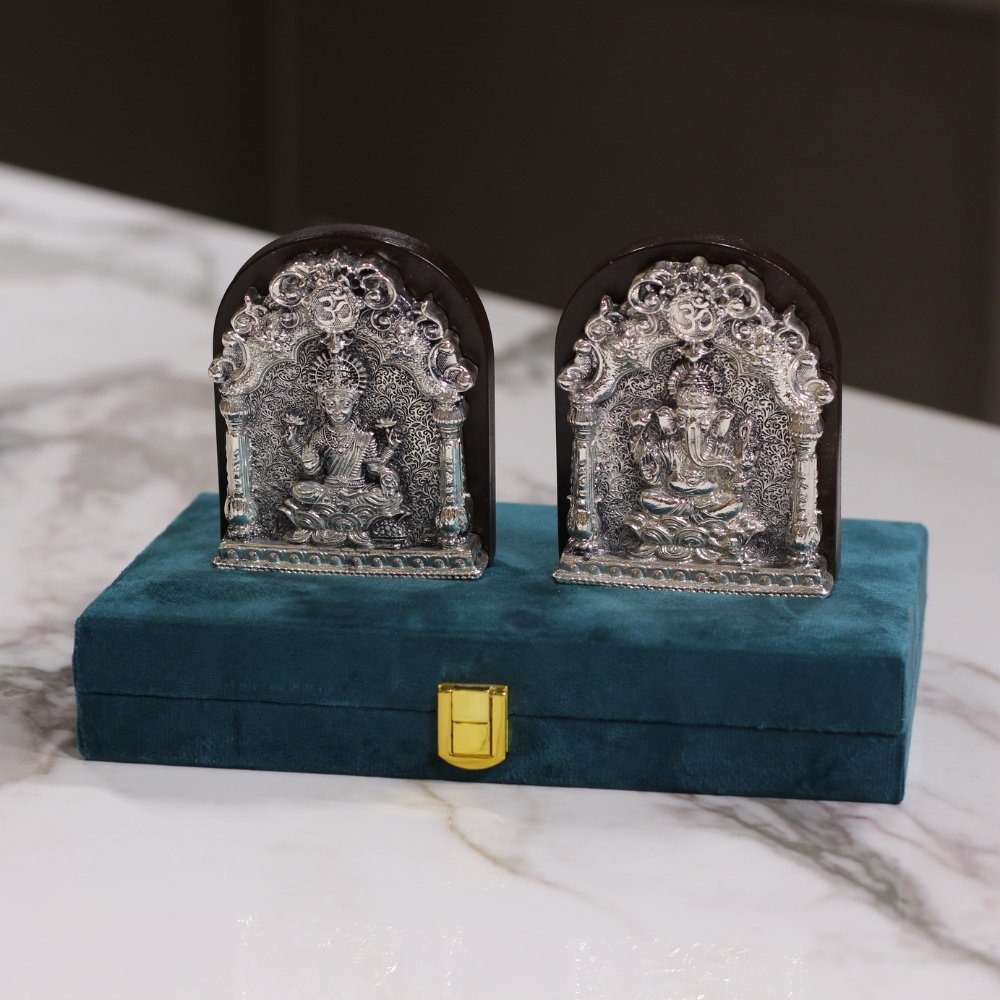 Laxmi Ganesh Ji Silver-Toned Hanging Set with Premium Gift Box - Image 3