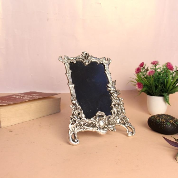 Metal Small Photo Frame – Elegant Decorative Tabletop Picture Frame - Image 2